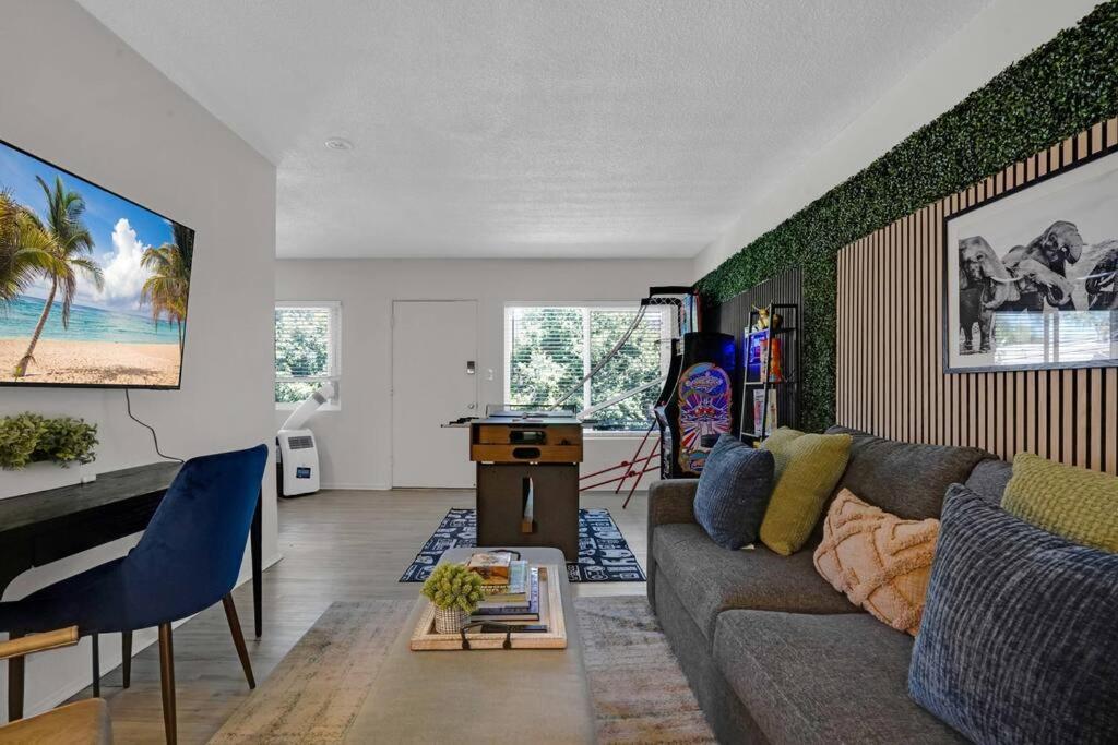 6Th Haven, Arcade, King Bed, Games, 1 Mile To Beaches Long Beach Eksteriør billede